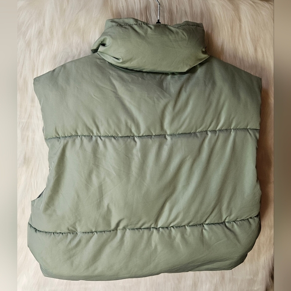 Aeropostale Classic Sage Green Cropped Puffer Vest - Picture 4 of 9